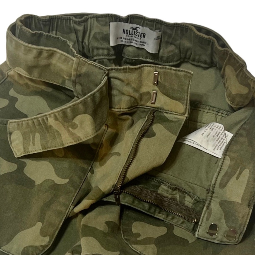 Hollister California Ultra High-Rise Mom Short Stretch Camo 3”  Women’s Size S - Picture 6 of 11
